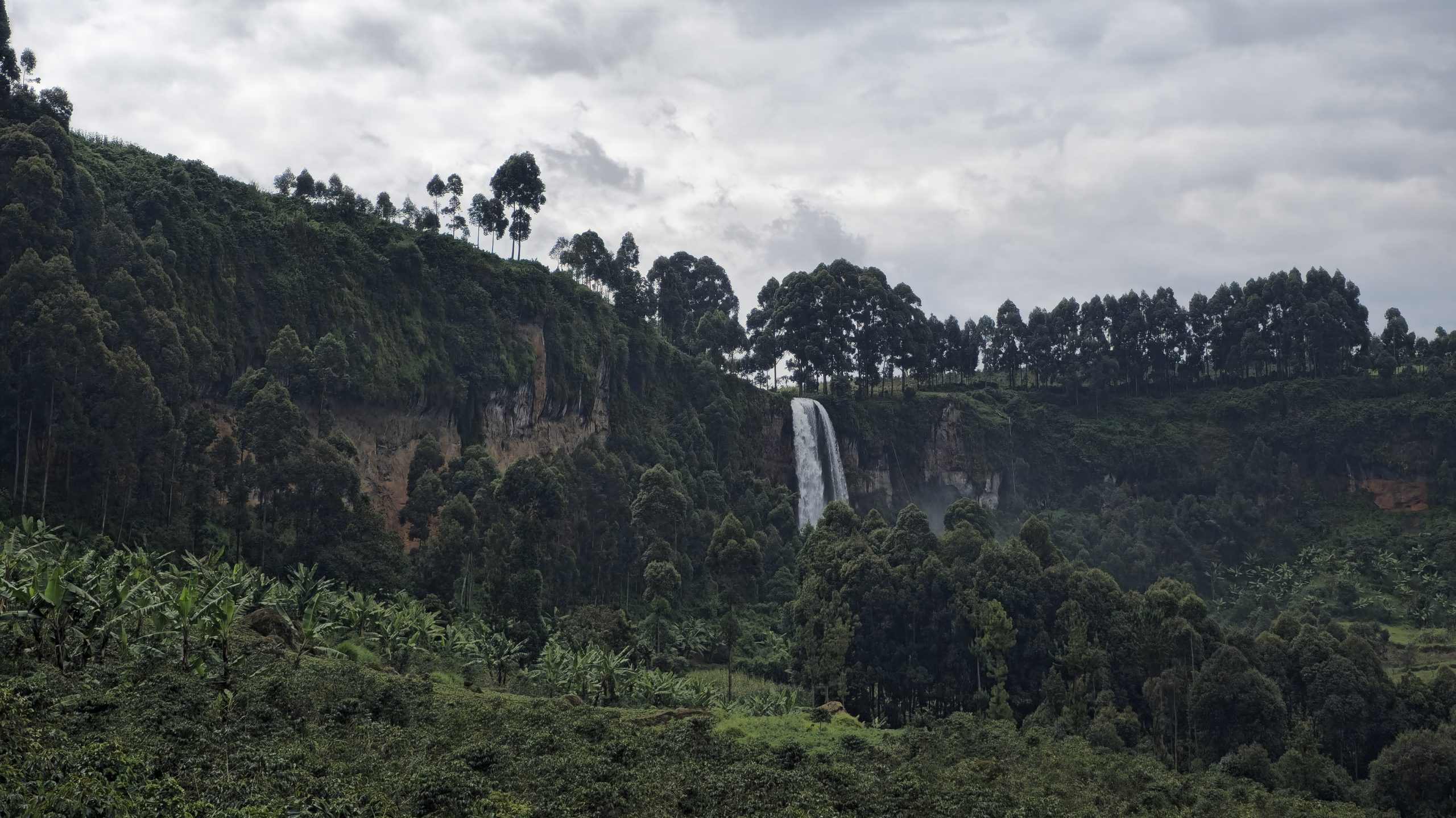 Водопадът Murchison Falls и река Нил в Уганда
